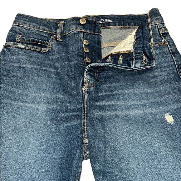 Old Navy Sky-Hi Straight Secret Smooth Pockets Jeans - Picture 8 of 16